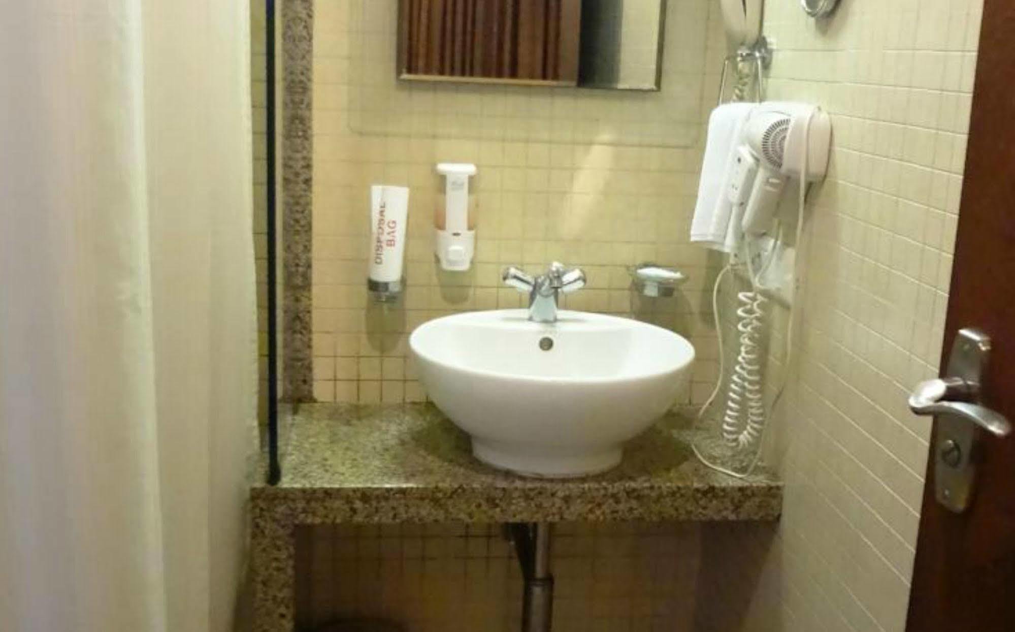 Fabhotel Shubhangan - Nr Bandra Bombay Extérieur photo