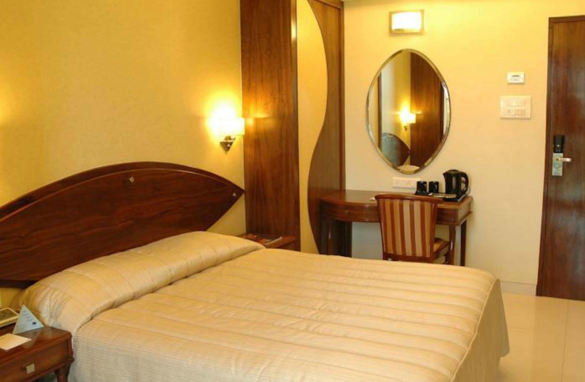 Fabhotel Shubhangan - Nr Bandra Bombay Extérieur photo